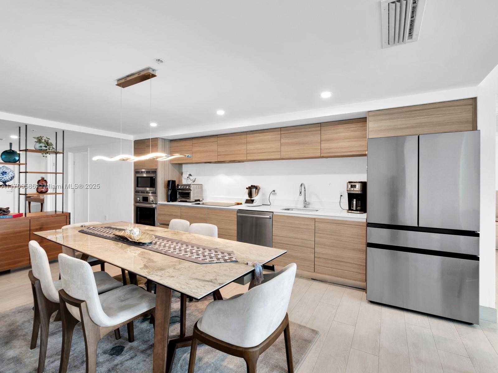 Small Image of 6620 INDIAN CREEK DR #613, Miami Beach Number 11