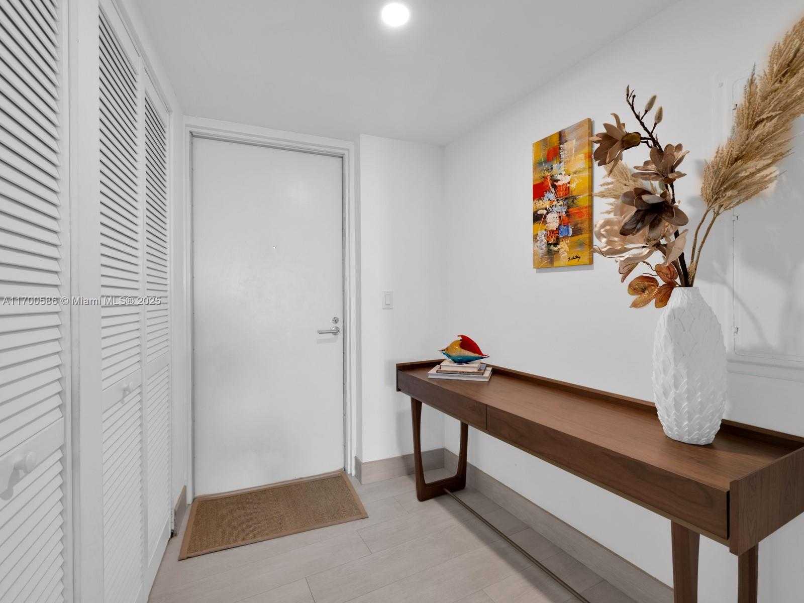 Small Image of 6620 INDIAN CREEK DR #613, Miami Beach Number 4