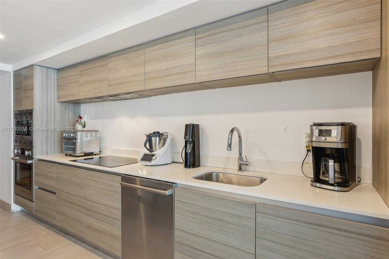 Small Image of 6620 INDIAN CREEK DR #613, Miami Beach Number 56