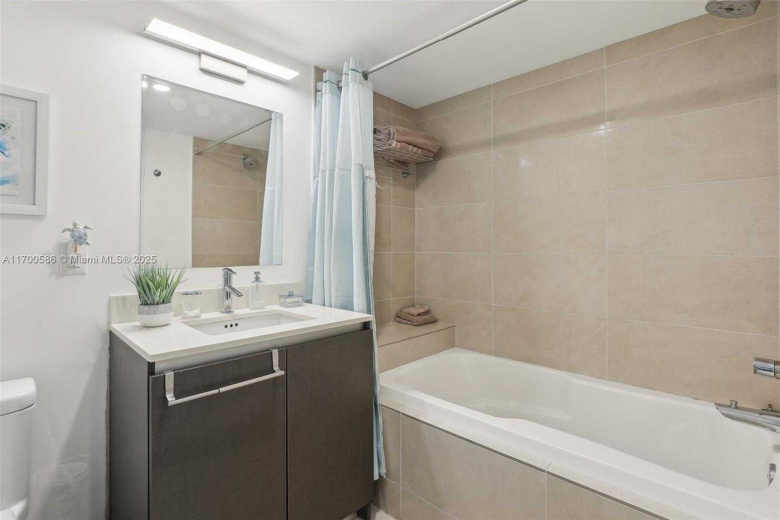 Small Image of 6620 INDIAN CREEK DR #613, Miami Beach Number 57