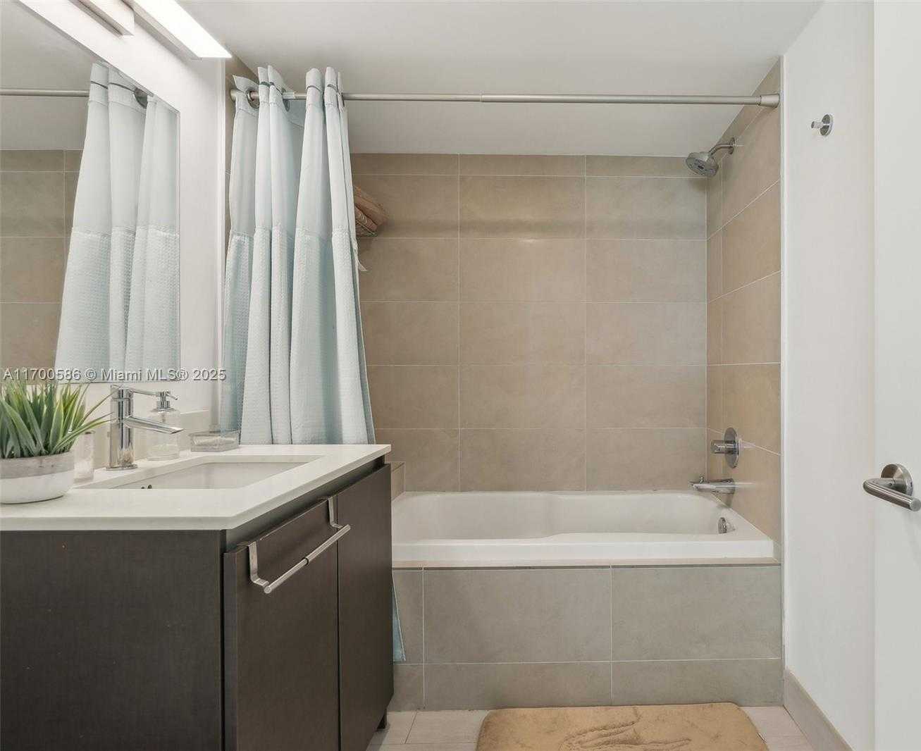 Small Image of 6620 INDIAN CREEK DR #613, Miami Beach Number 59