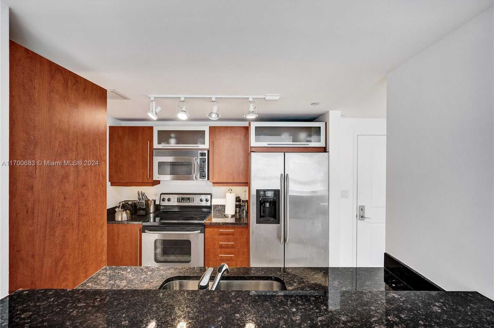 Small Image of 7355 SW 89th St, Miami, FL 33156, USA Number 11