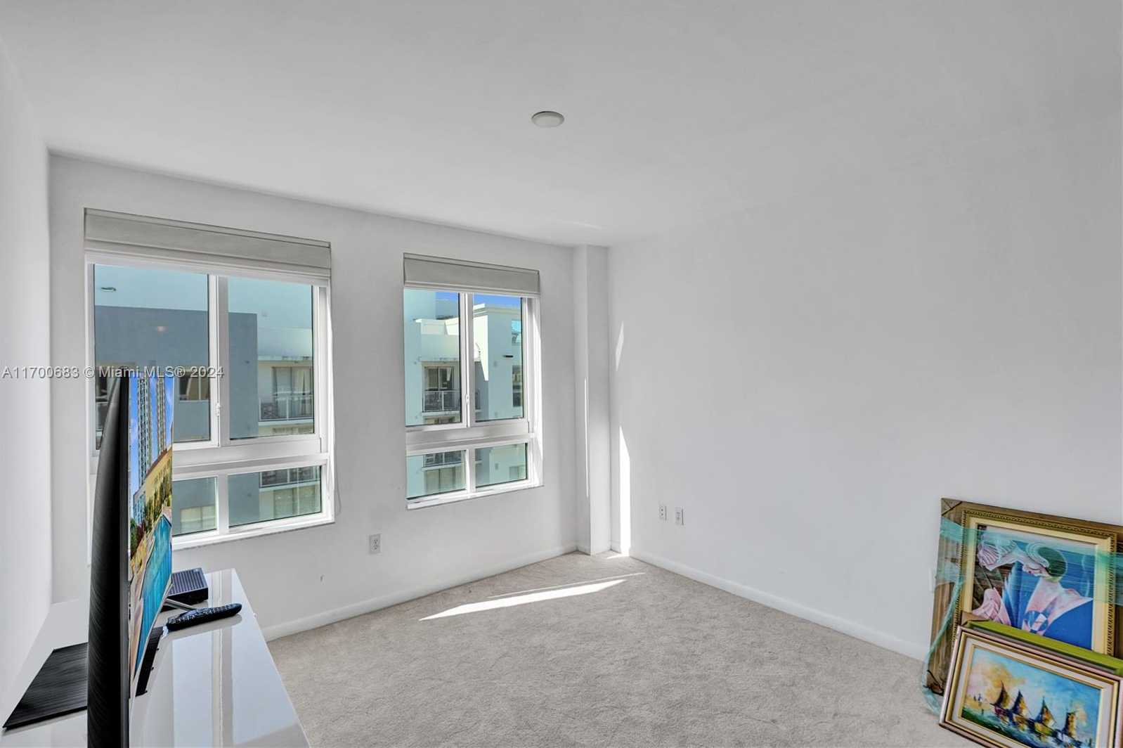 Small Image of 7355 SW 89th St, Miami, FL 33156, USA Number 14