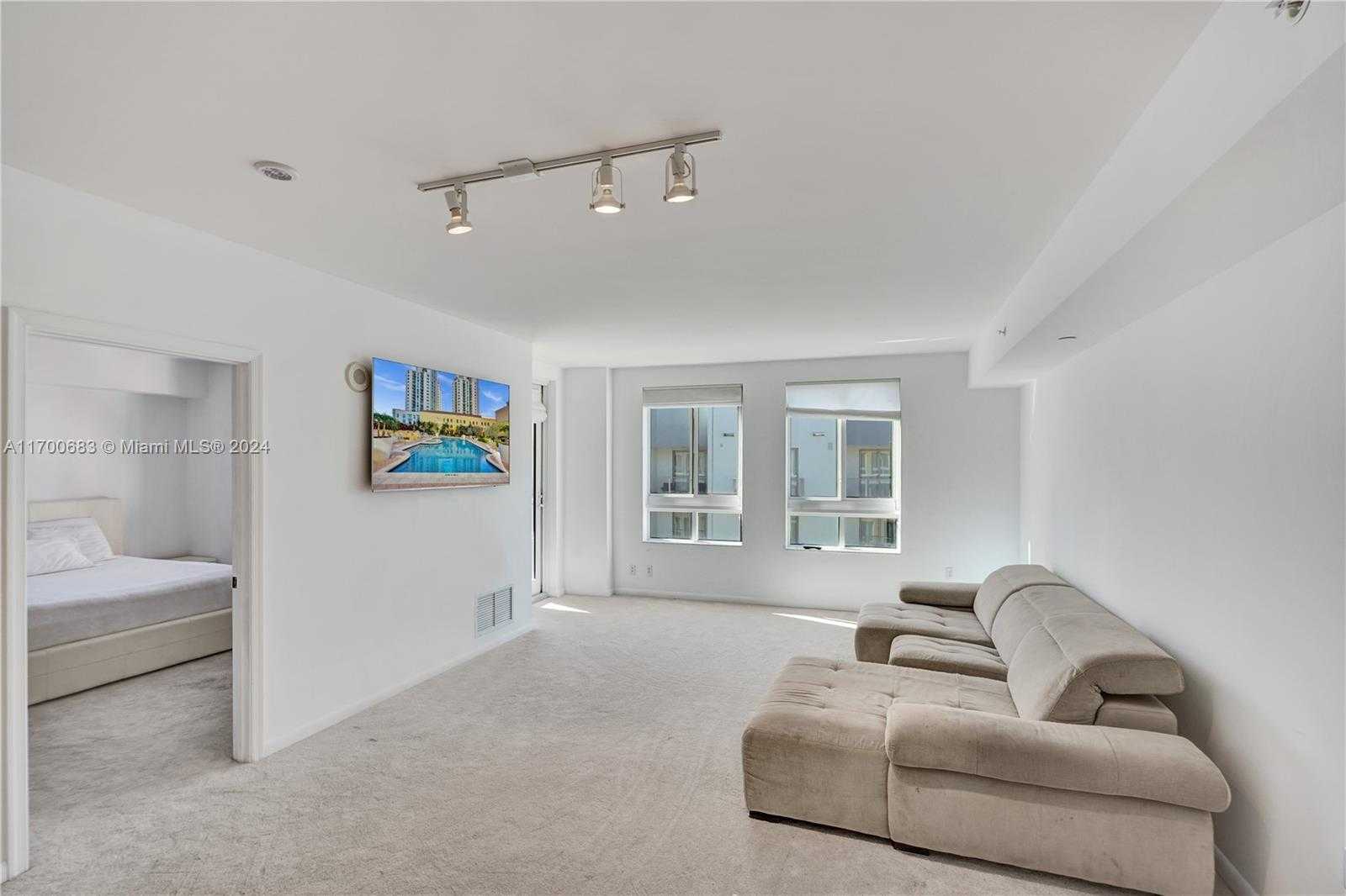 Small Image of 7355 SW 89th St, Miami, FL 33156, USA Number 20