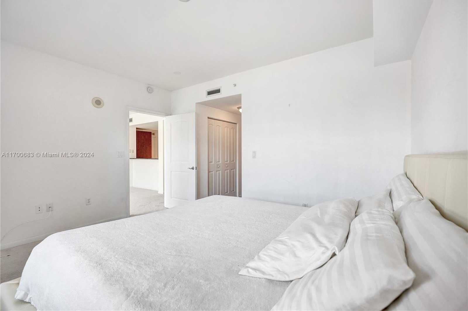 Small Image of 7355 SW 89th St, Miami, FL 33156, USA Number 29