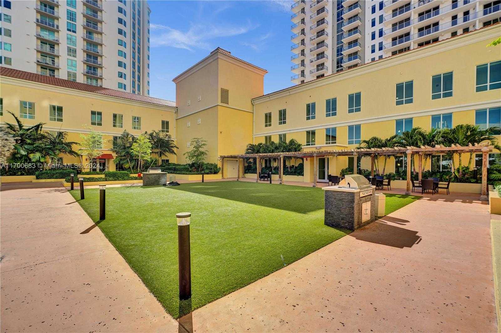 Small Image of 7355 SW 89th St, Miami, FL 33156, USA Number 44