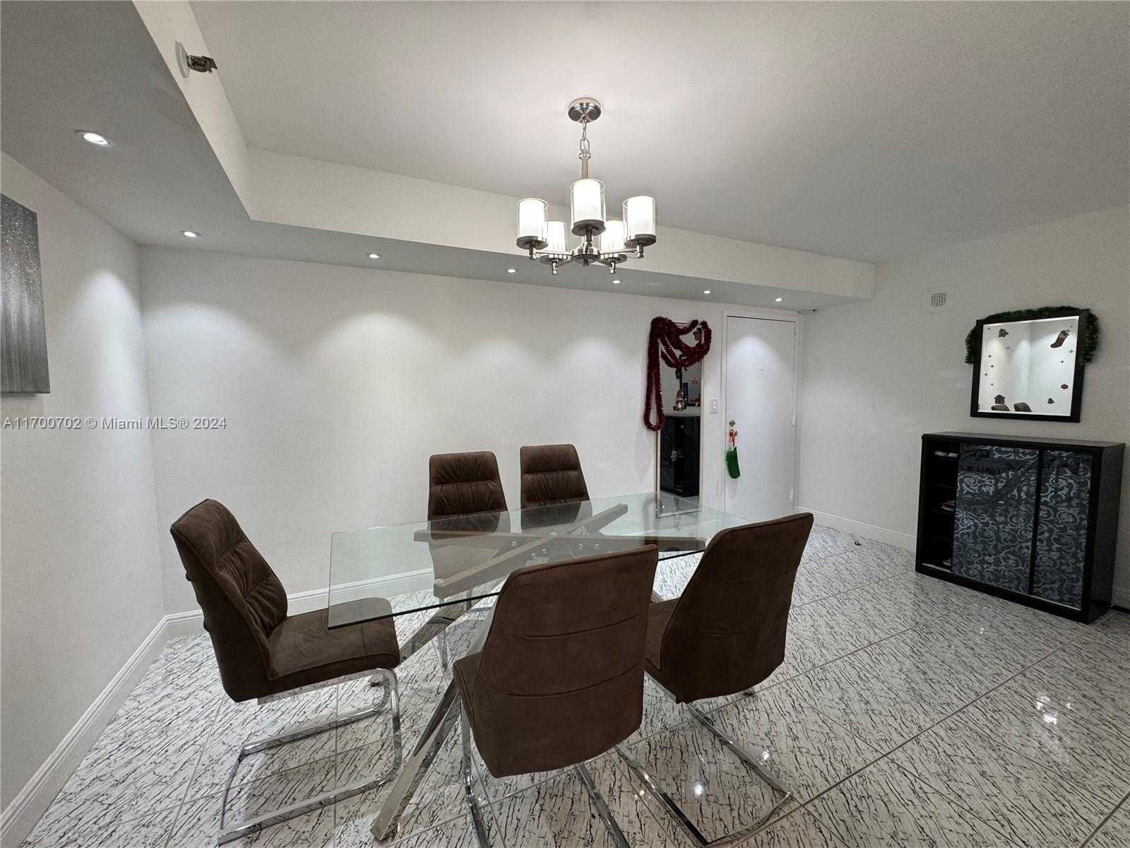 Small Image of 210 174th St, Sunny Isles Beach, FL 33160, USA Number 10