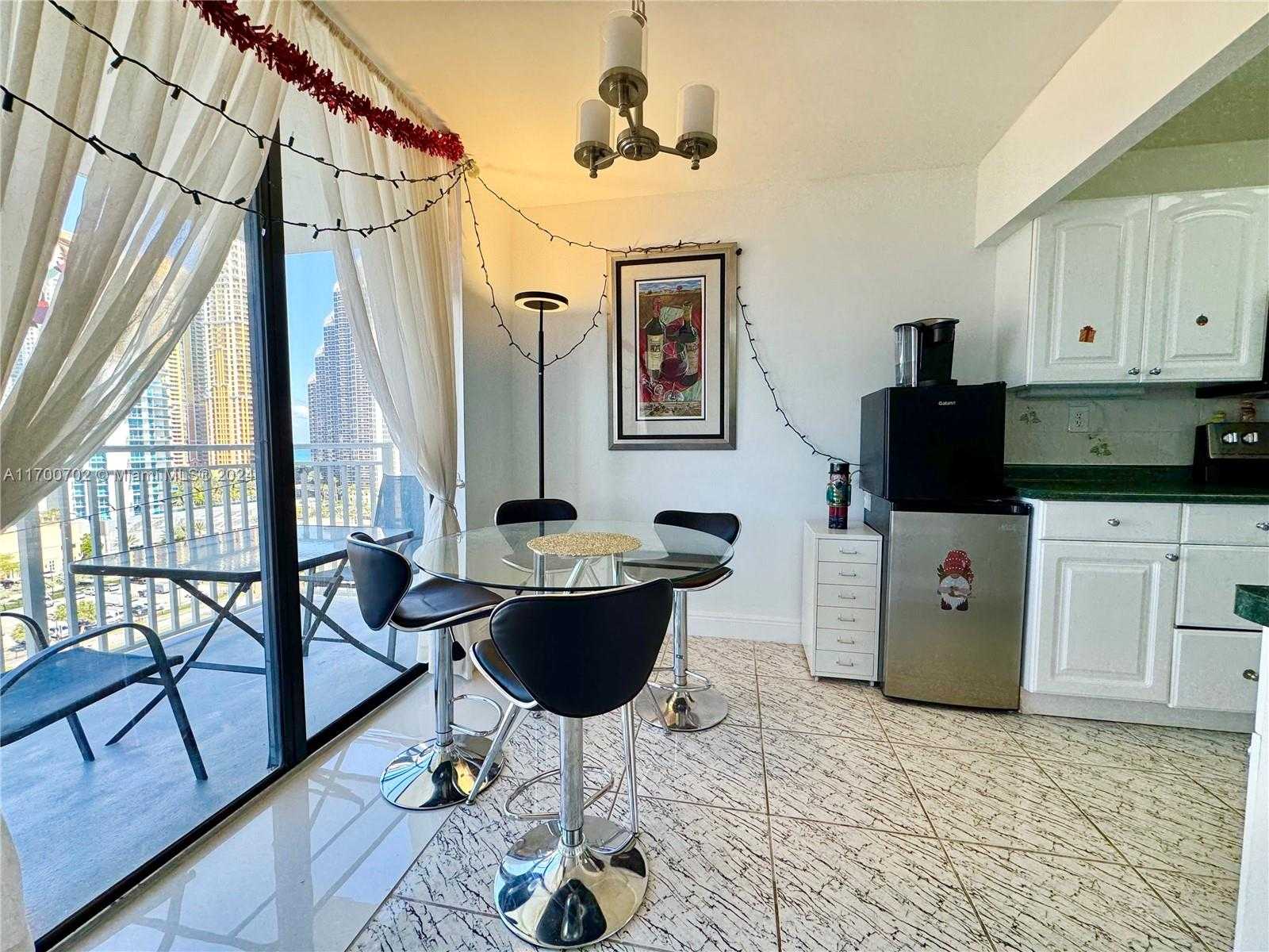 Small Image of 210 174th St, Sunny Isles Beach, FL 33160, USA Number 12