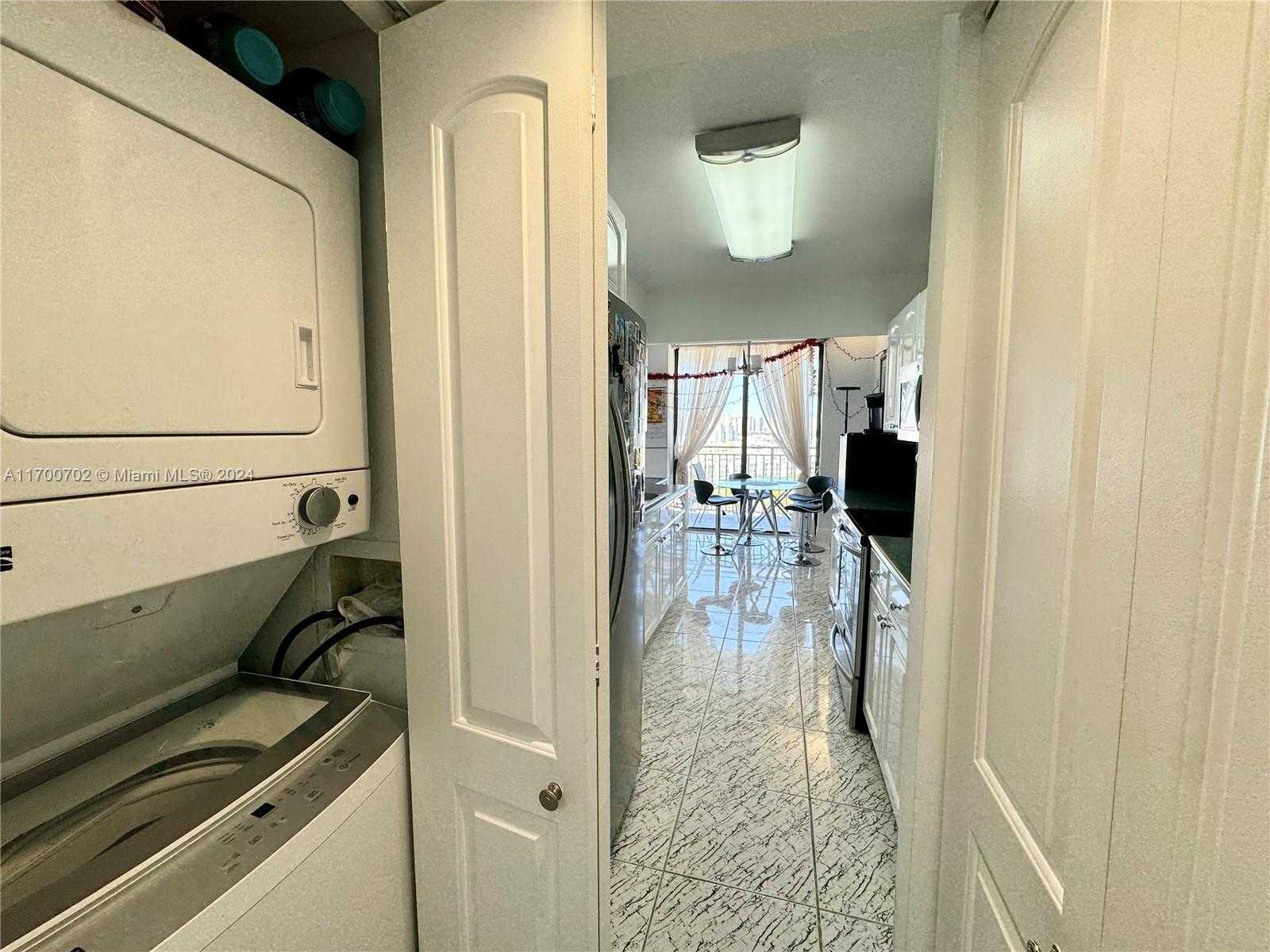 Small Image of 210 174th St, Sunny Isles Beach, FL 33160, USA Number 17