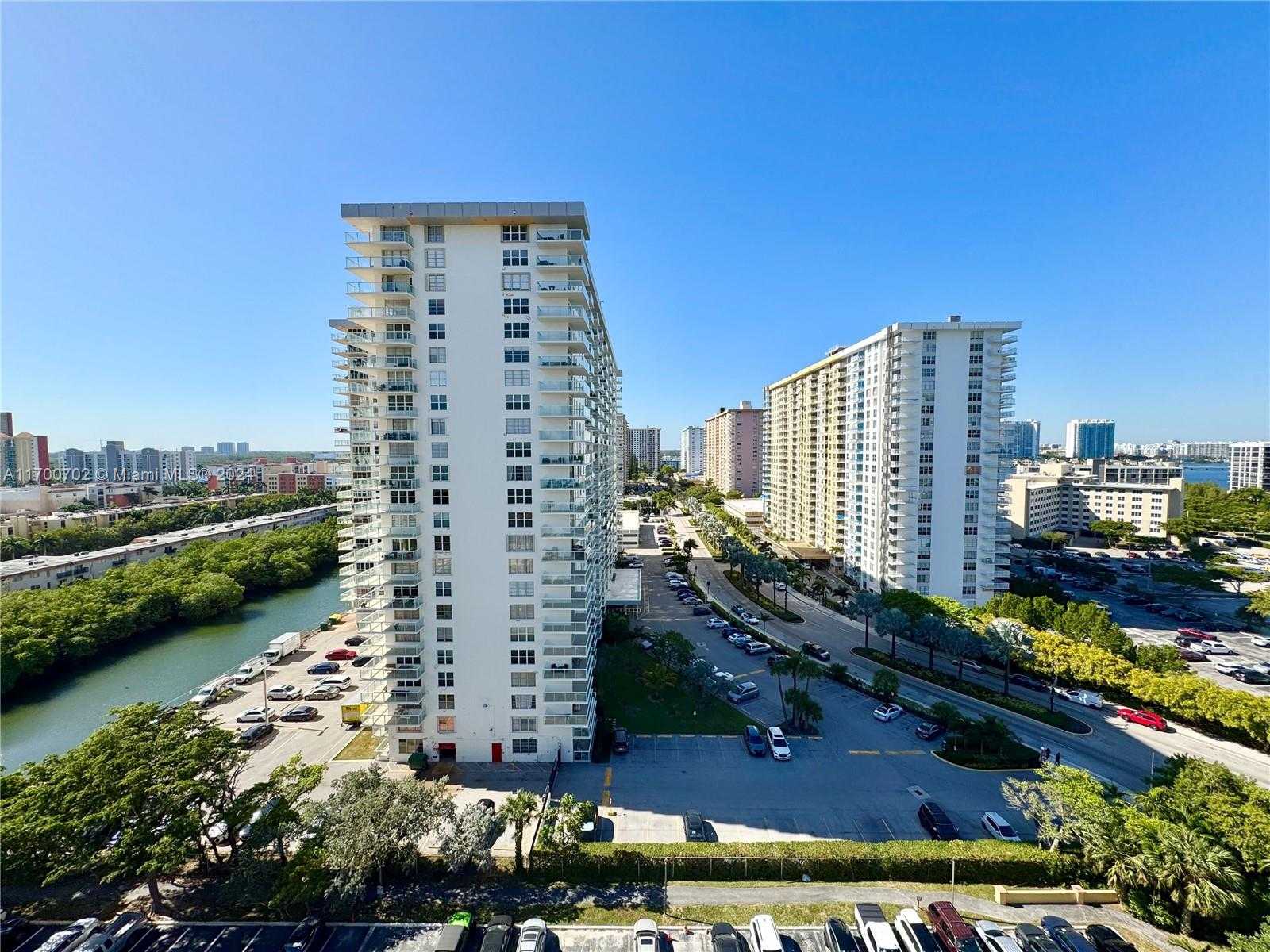Small Image of 210 174th St, Sunny Isles Beach, FL 33160, USA Number 2