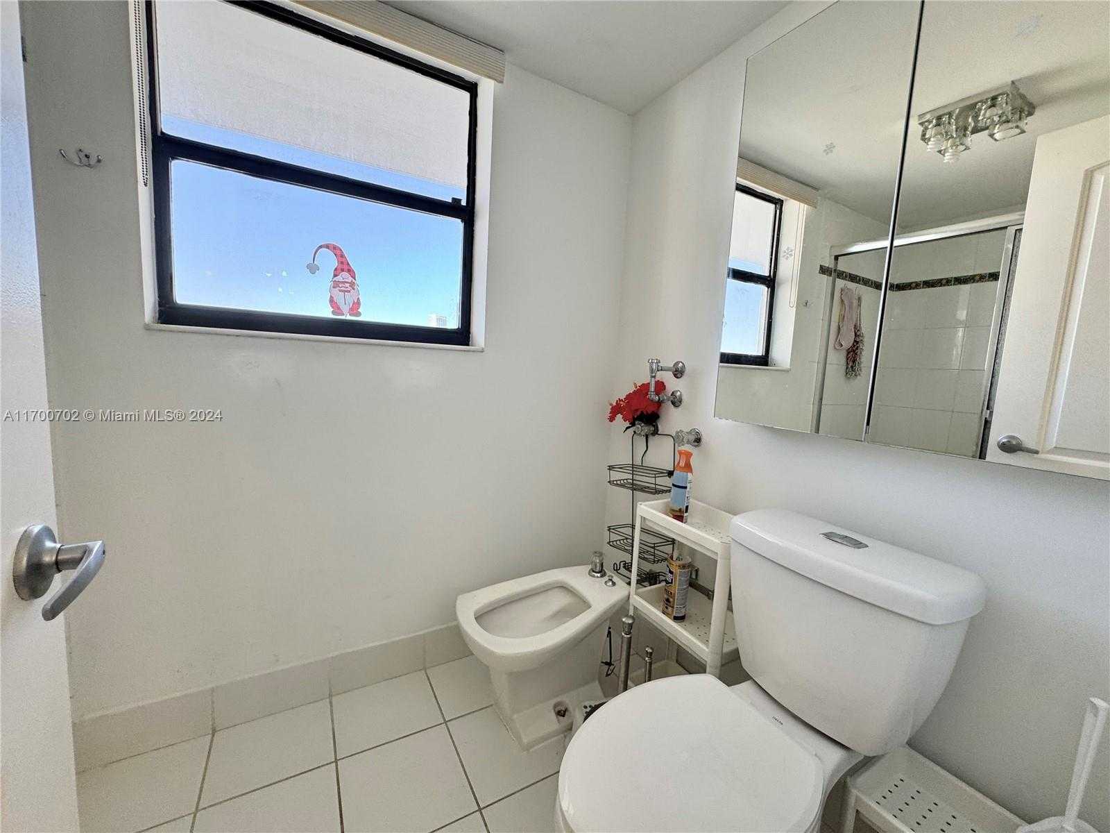Small Image of 210 174th St, Sunny Isles Beach, FL 33160, USA Number 25