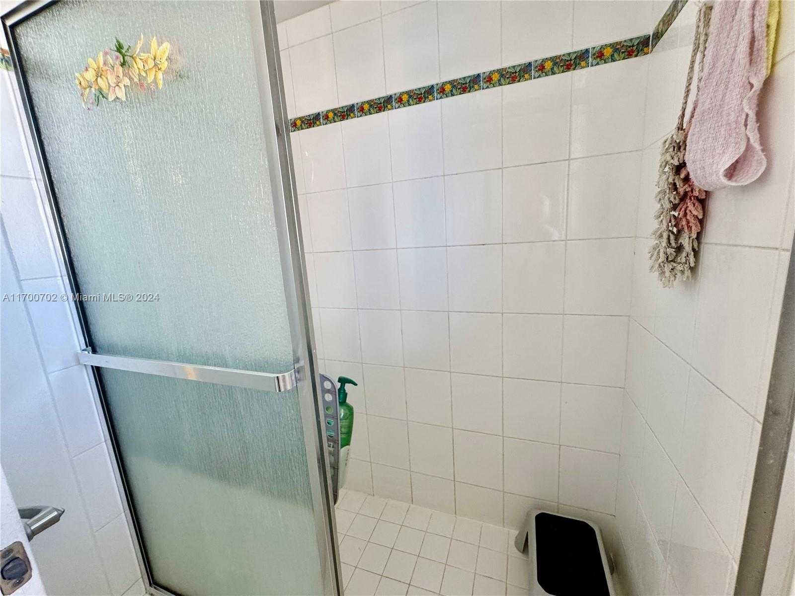 Small Image of 210 174th St, Sunny Isles Beach, FL 33160, USA Number 26