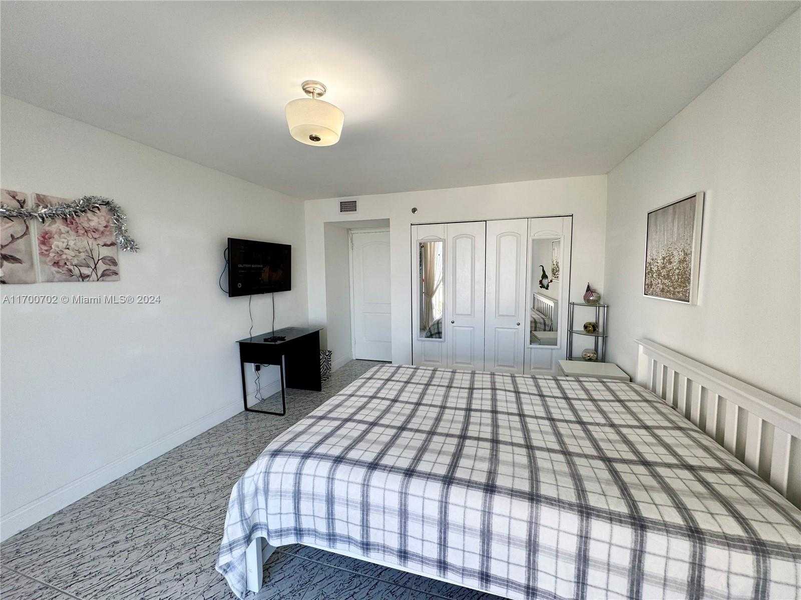 Small Image of 210 174th St, Sunny Isles Beach, FL 33160, USA Number 29