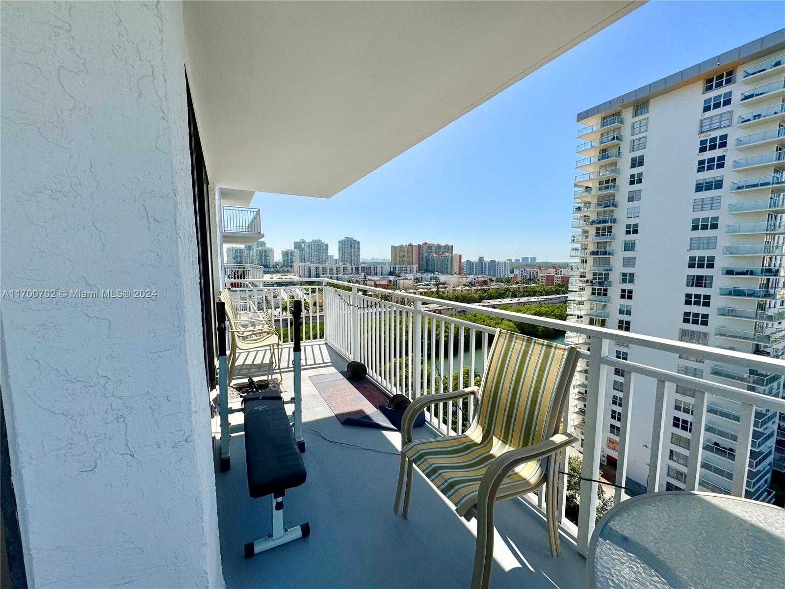 Small Image of 210 174th St, Sunny Isles Beach, FL 33160, USA Number 6