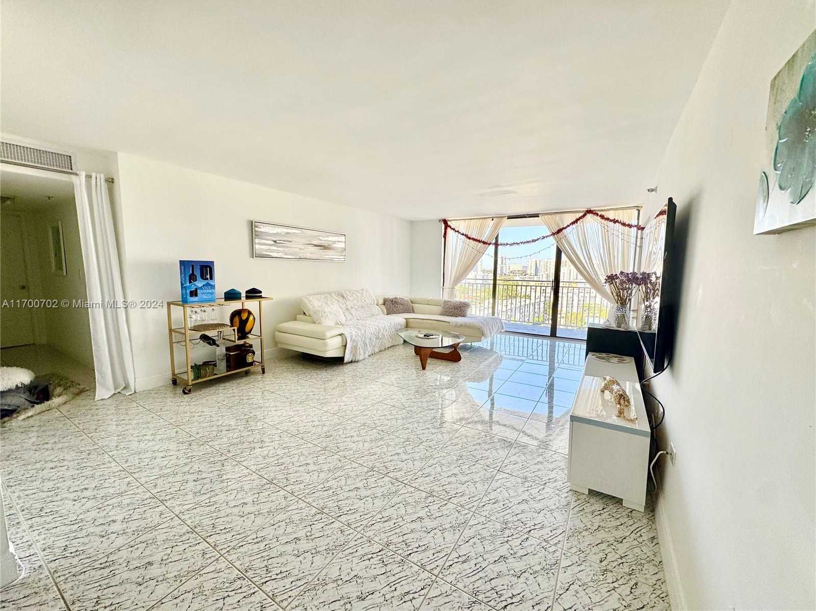 Small Image of 210 174th St, Sunny Isles Beach, FL 33160, USA Number 8