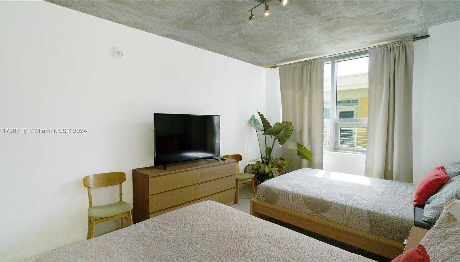 Small Image of 3250 NE 1st Ave, Miami, FL 33137, USA Number 10
