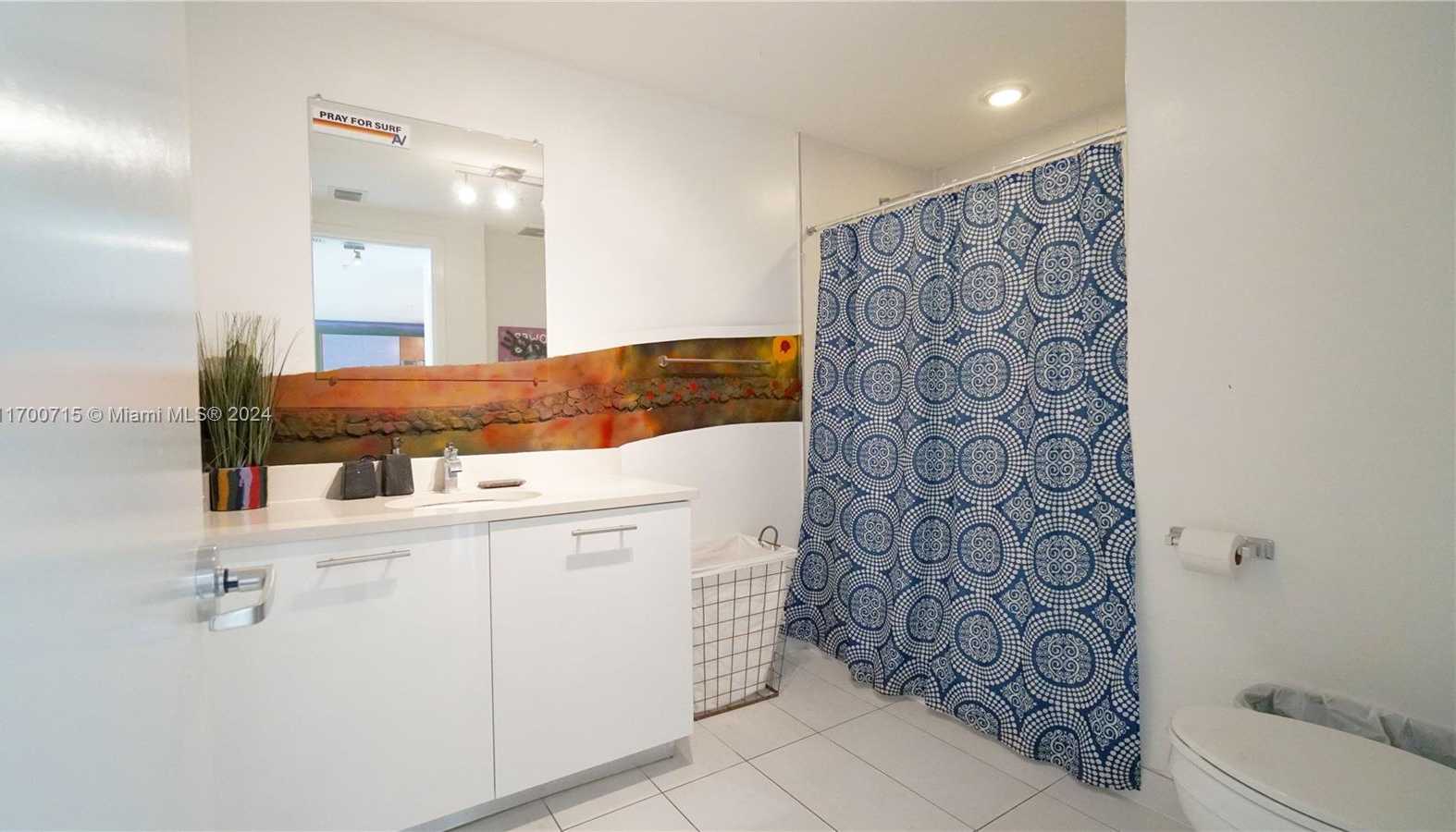 Small Image of 3250 NE 1st Ave, Miami, FL 33137, USA Number 11