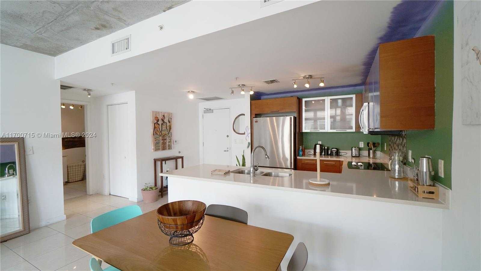 Small Image of 3250 NE 1st Ave, Miami, FL 33137, USA Number 4