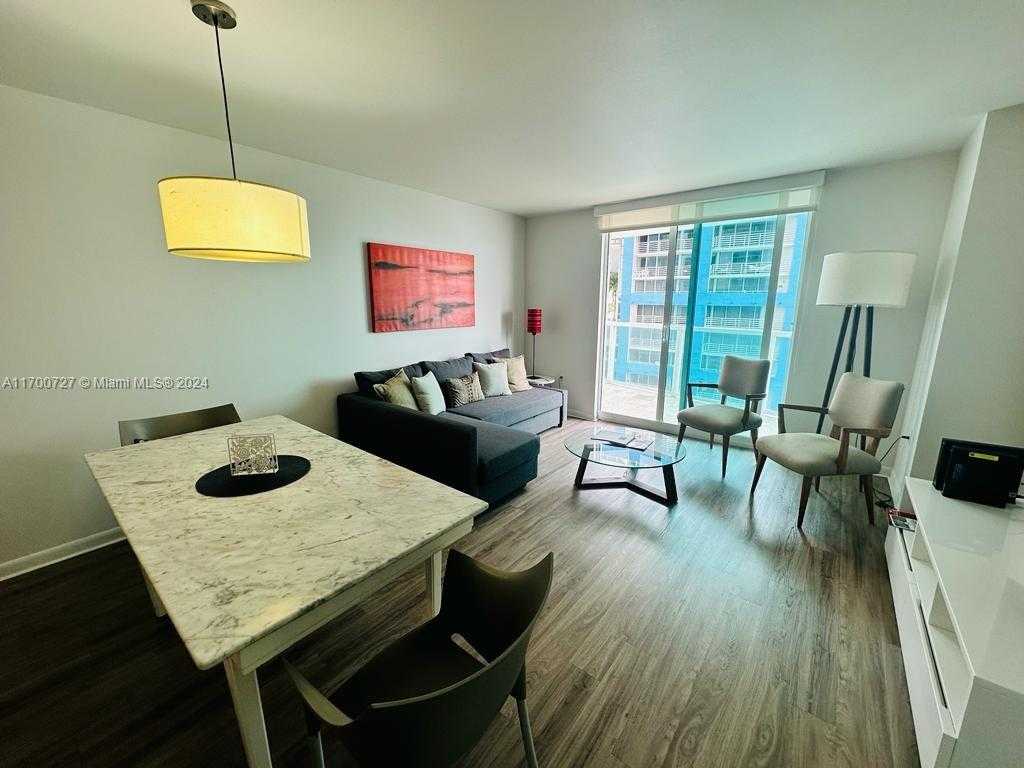 Small Image of 2101 BRICKELL AVENUE #905, Miami Number 3