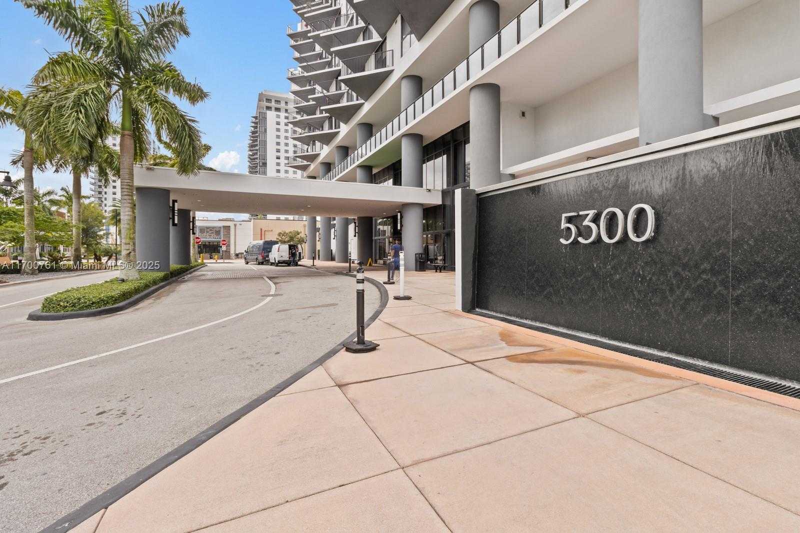 Small Image of 5300 PASEO BLVD #502, Doral Number 21