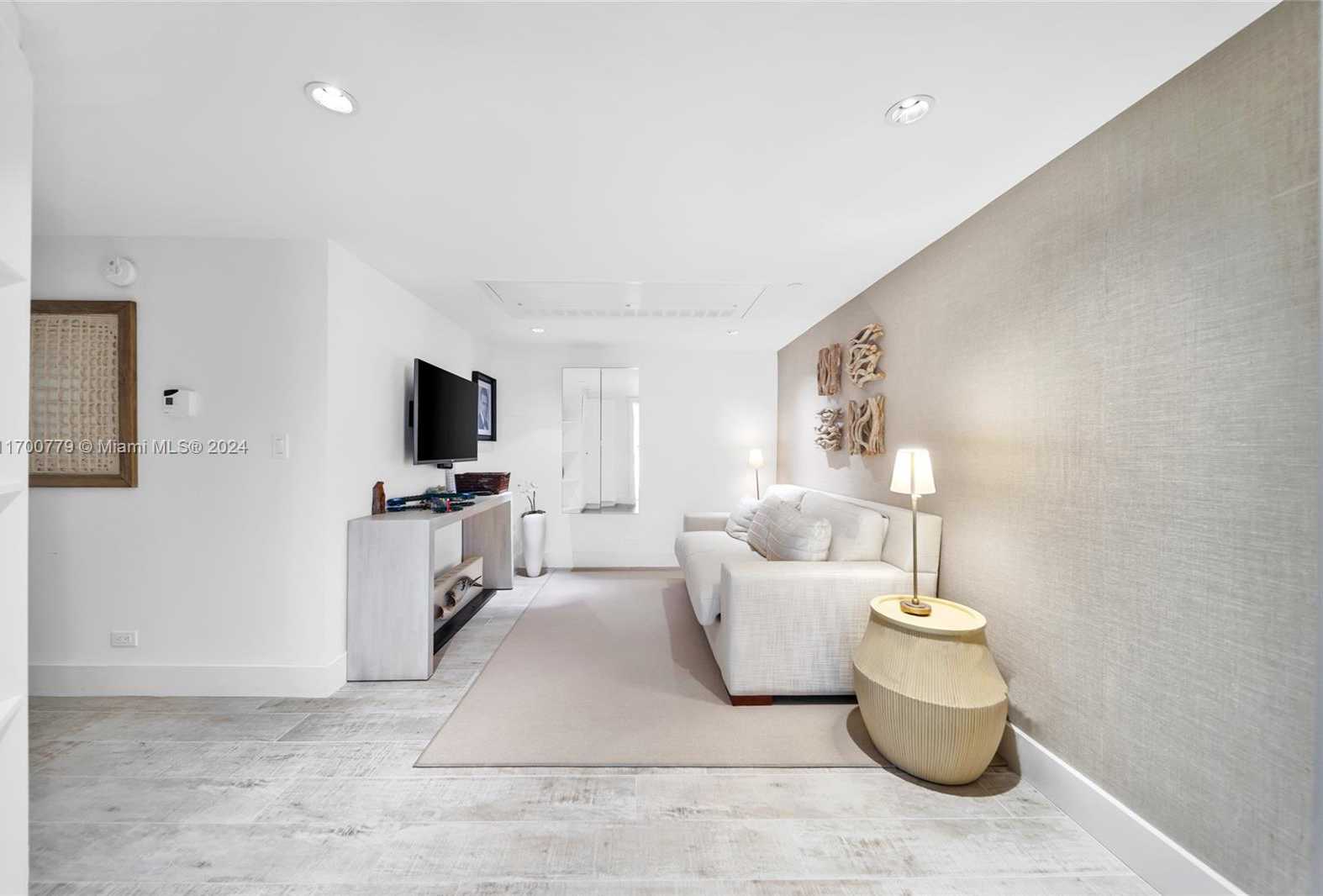 Small Image of 102 24TH ST #1508, Miami Beach Number 16