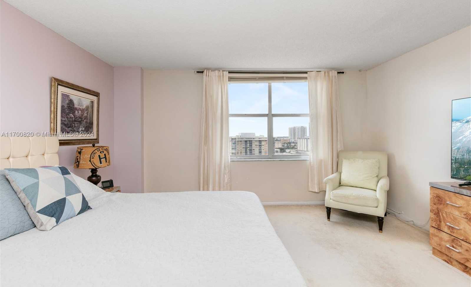 Small Image of 1865 SOUTH OCEAN DR #16J, Hallandale Beach Number 11