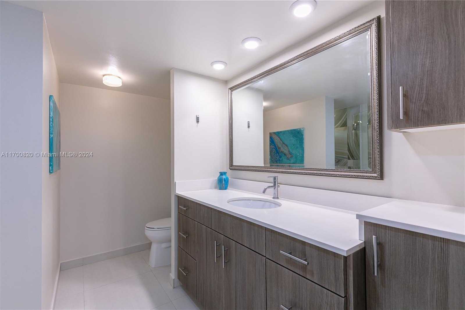 Small Image of 1865 SOUTH OCEAN DR #16J, Hallandale Beach Number 14