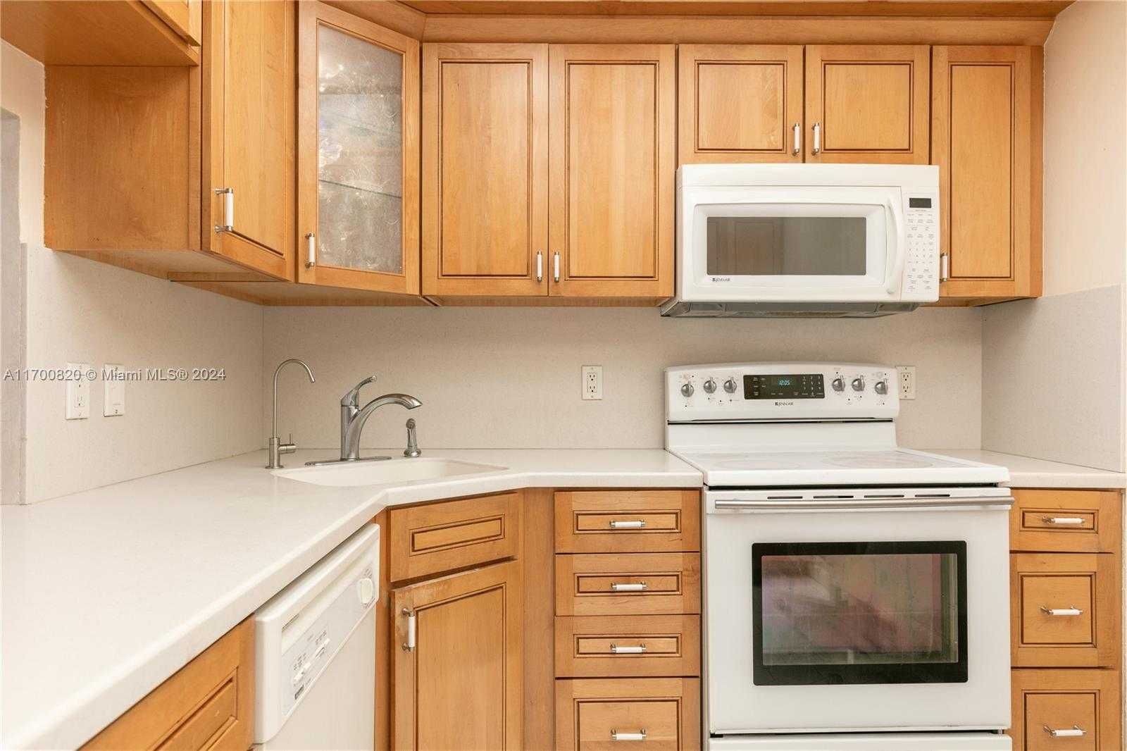 Small Image of 1865 SOUTH OCEAN DR #16J, Hallandale Beach Number 24