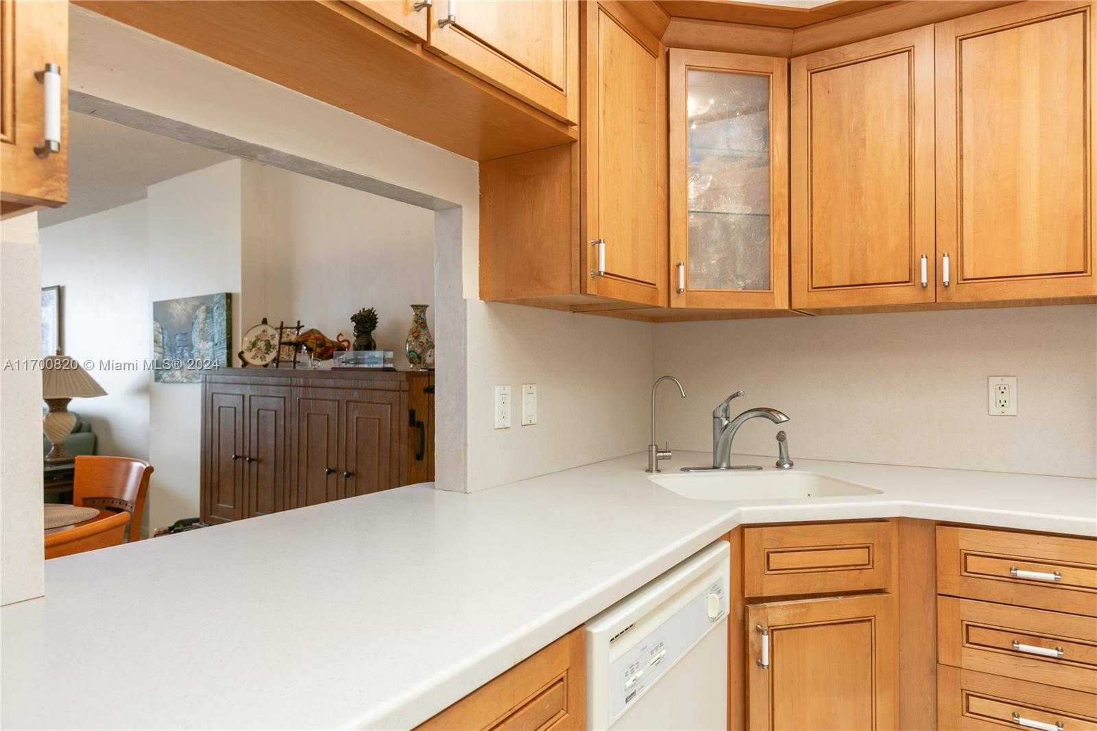 Small Image of 1865 SOUTH OCEAN DR #16J, Hallandale Beach Number 25