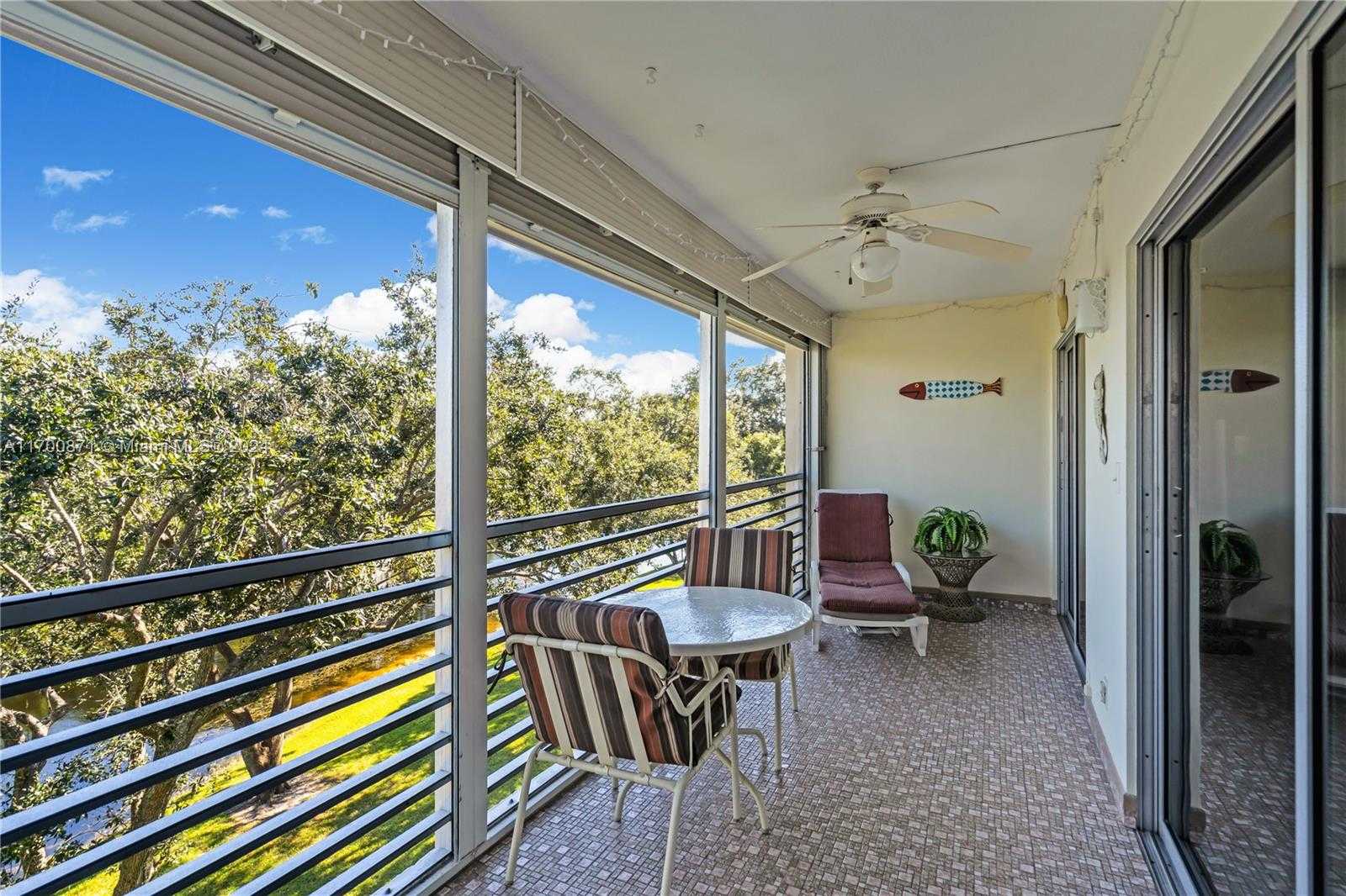 Small Image of 2101 LUCAYA BND #K4, Coconut Creek Number 15