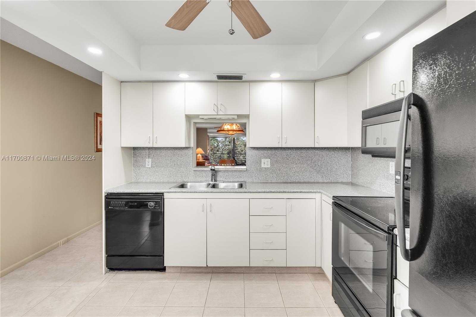 Small Image of 2101 LUCAYA BND #K4, Coconut Creek Number 7
