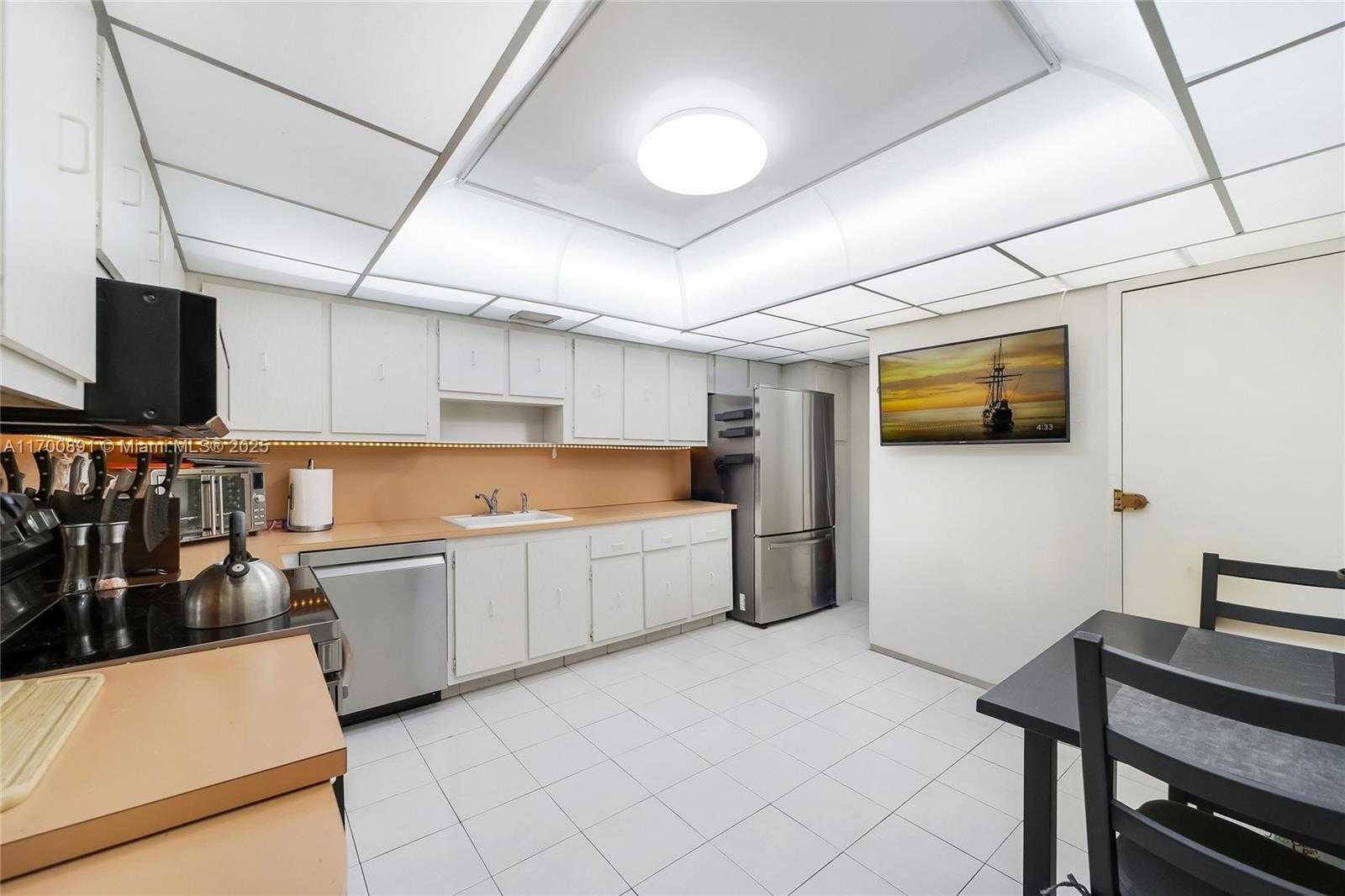 Small Image of 600 Three Islands Boulevard, Hallandale Beach, FL 33009, USA Number 13