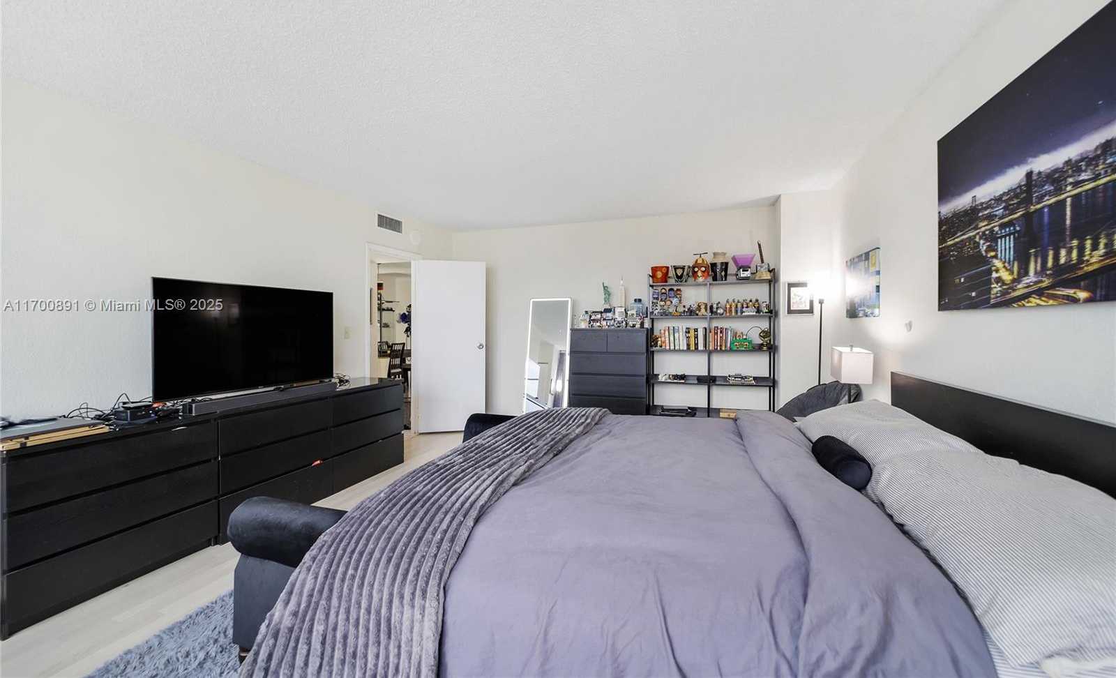 Small Image of 600 Three Islands Boulevard, Hallandale Beach, FL 33009, USA Number 36