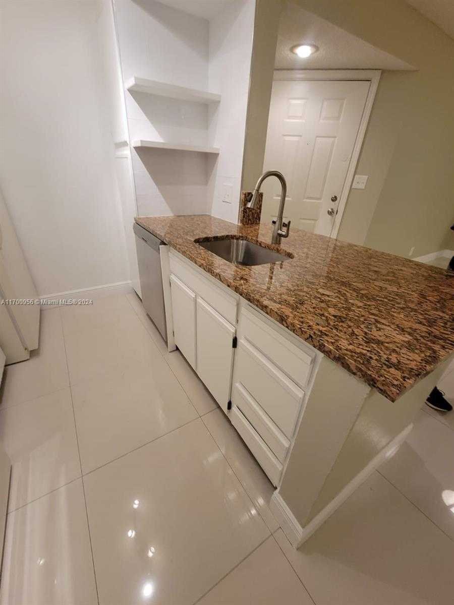 Small Image of 2826 SOUTH UNIVERSITY DR #3101, Davie Number 10