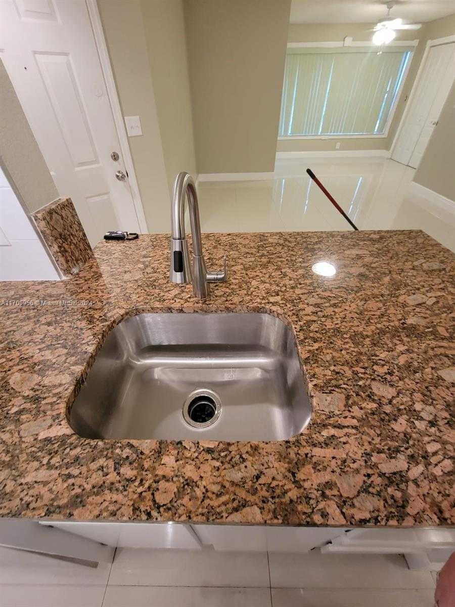 Small Image of 2826 SOUTH UNIVERSITY DR #3101, Davie Number 13