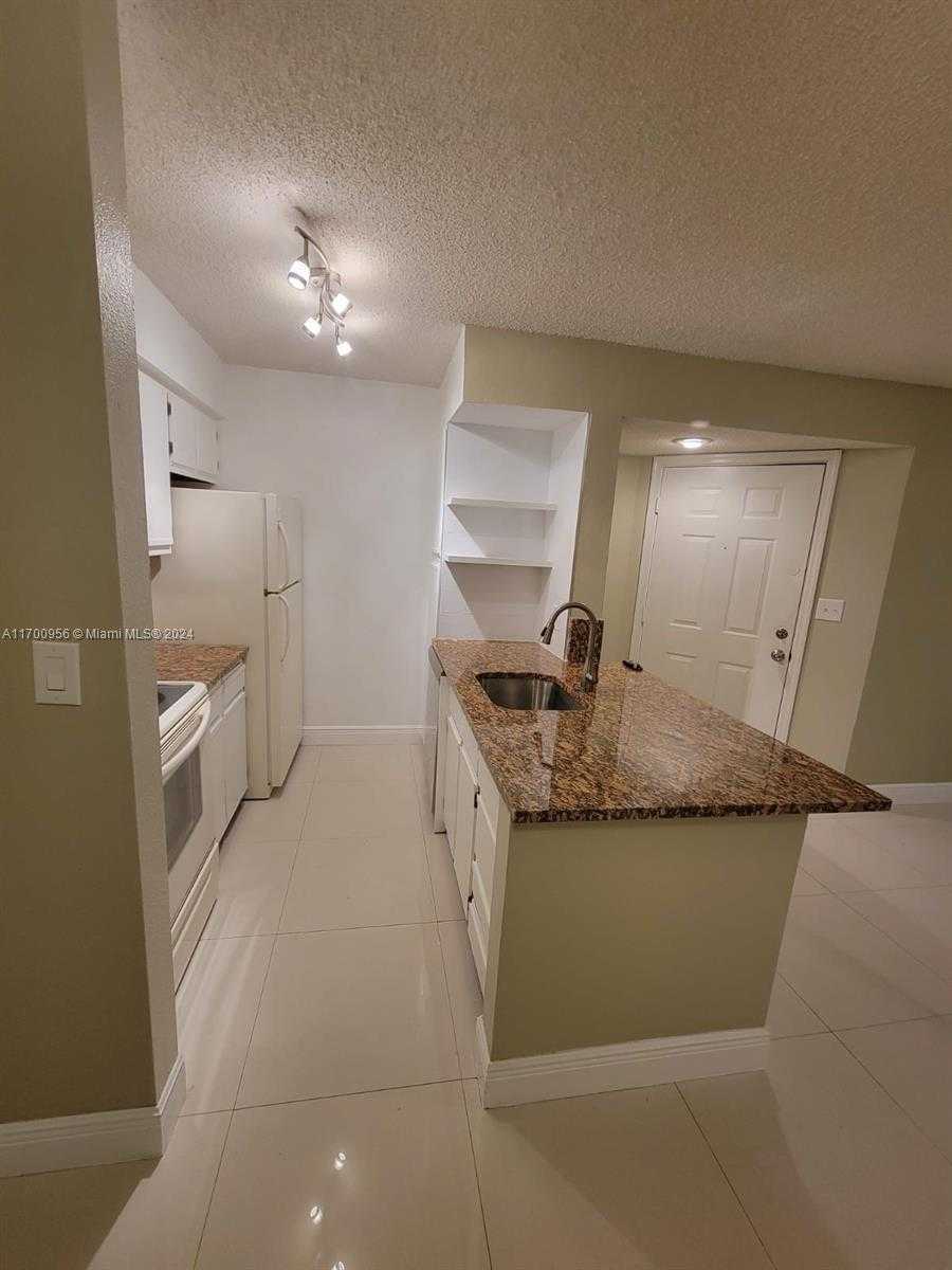 Small Image of 2826 SOUTH UNIVERSITY DR #3101, Davie Number 14