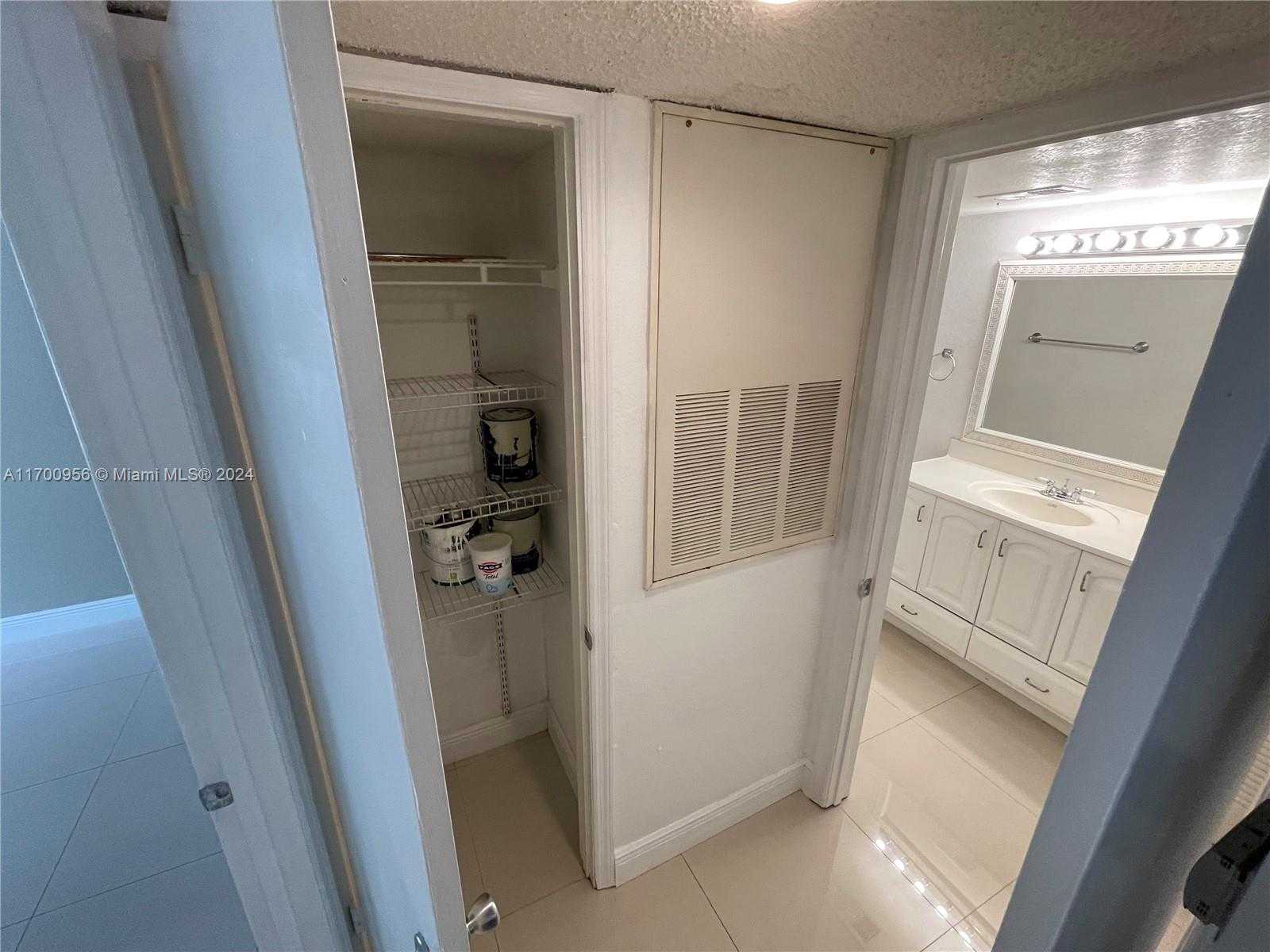 Small Image of 2826 SOUTH UNIVERSITY DR #3101, Davie Number 18