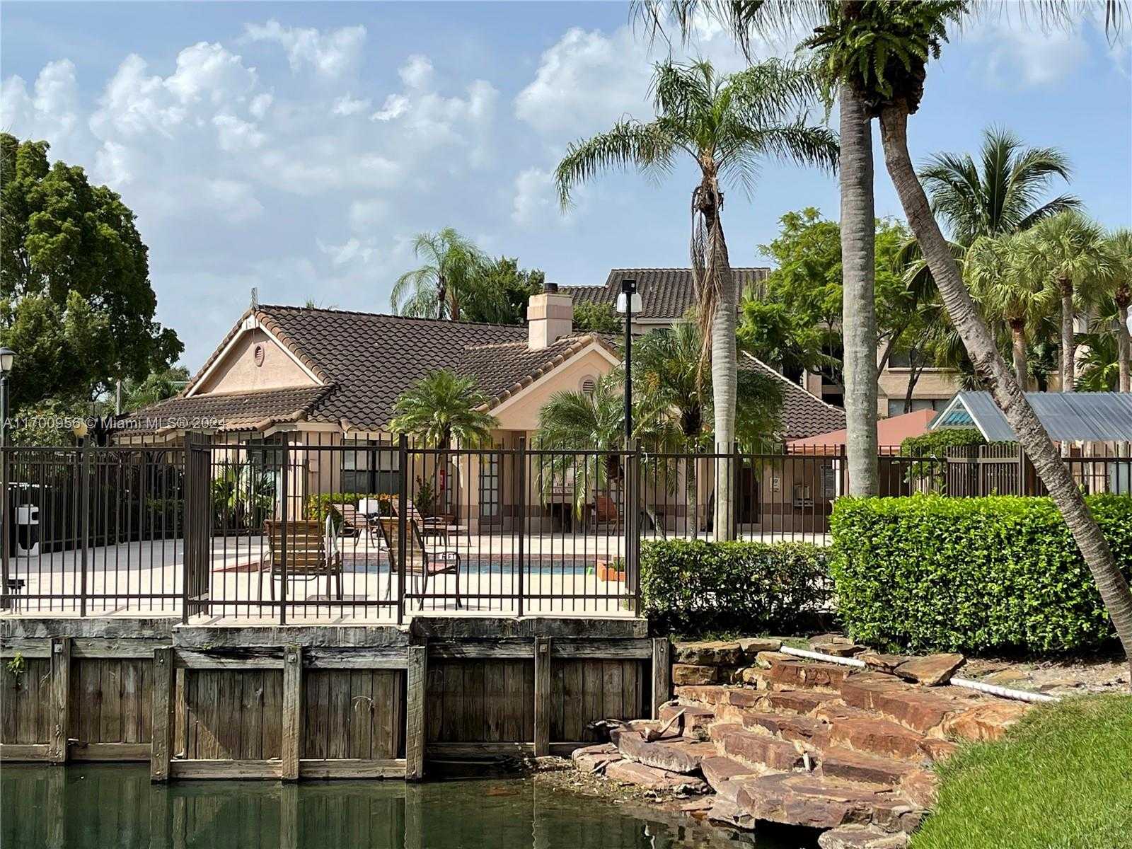 Small Image of 2826 SOUTH UNIVERSITY DR #3101, Davie Number 28