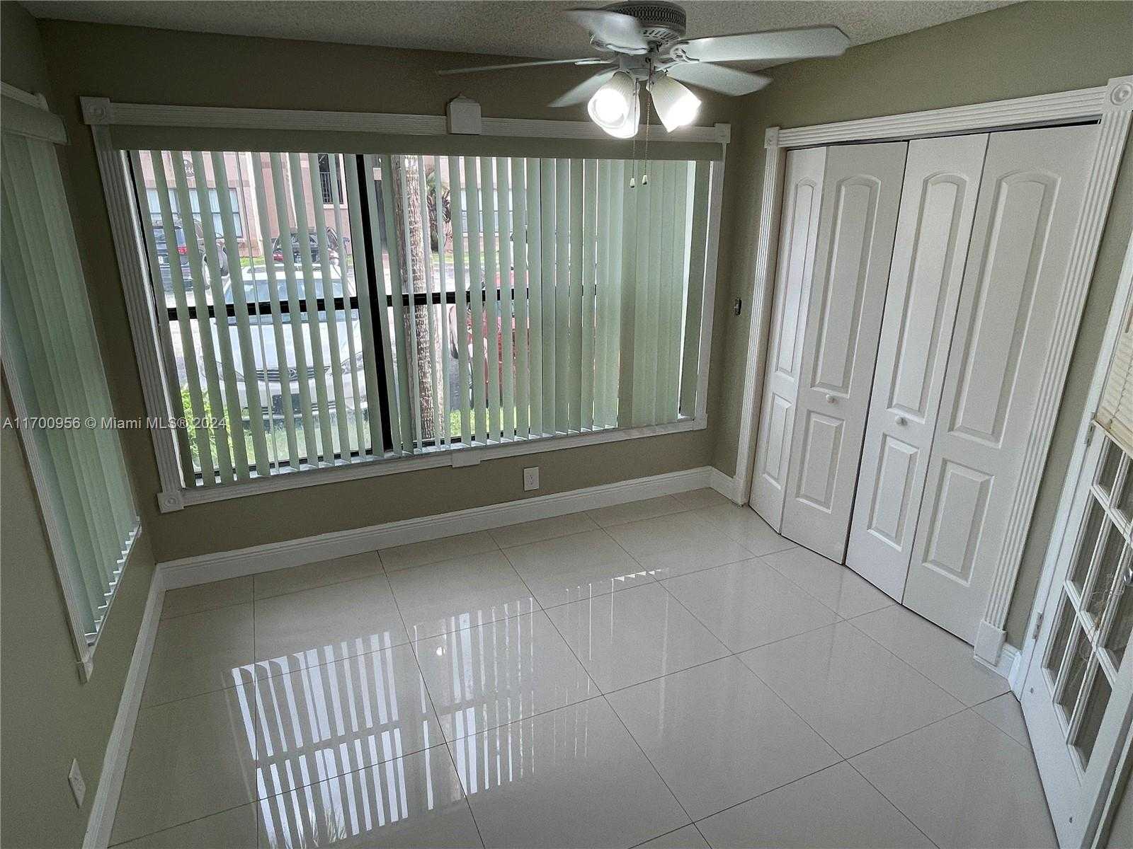 Small Image of 2826 SOUTH UNIVERSITY DR #3101, Davie Number 3
