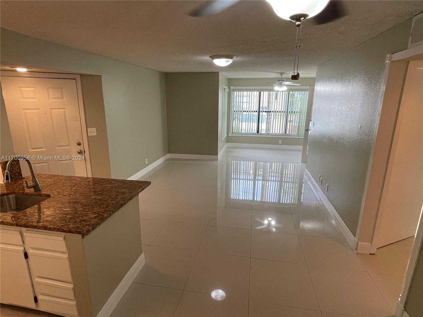 Small Image of 2826 SOUTH UNIVERSITY DR #3101, Davie Number 4