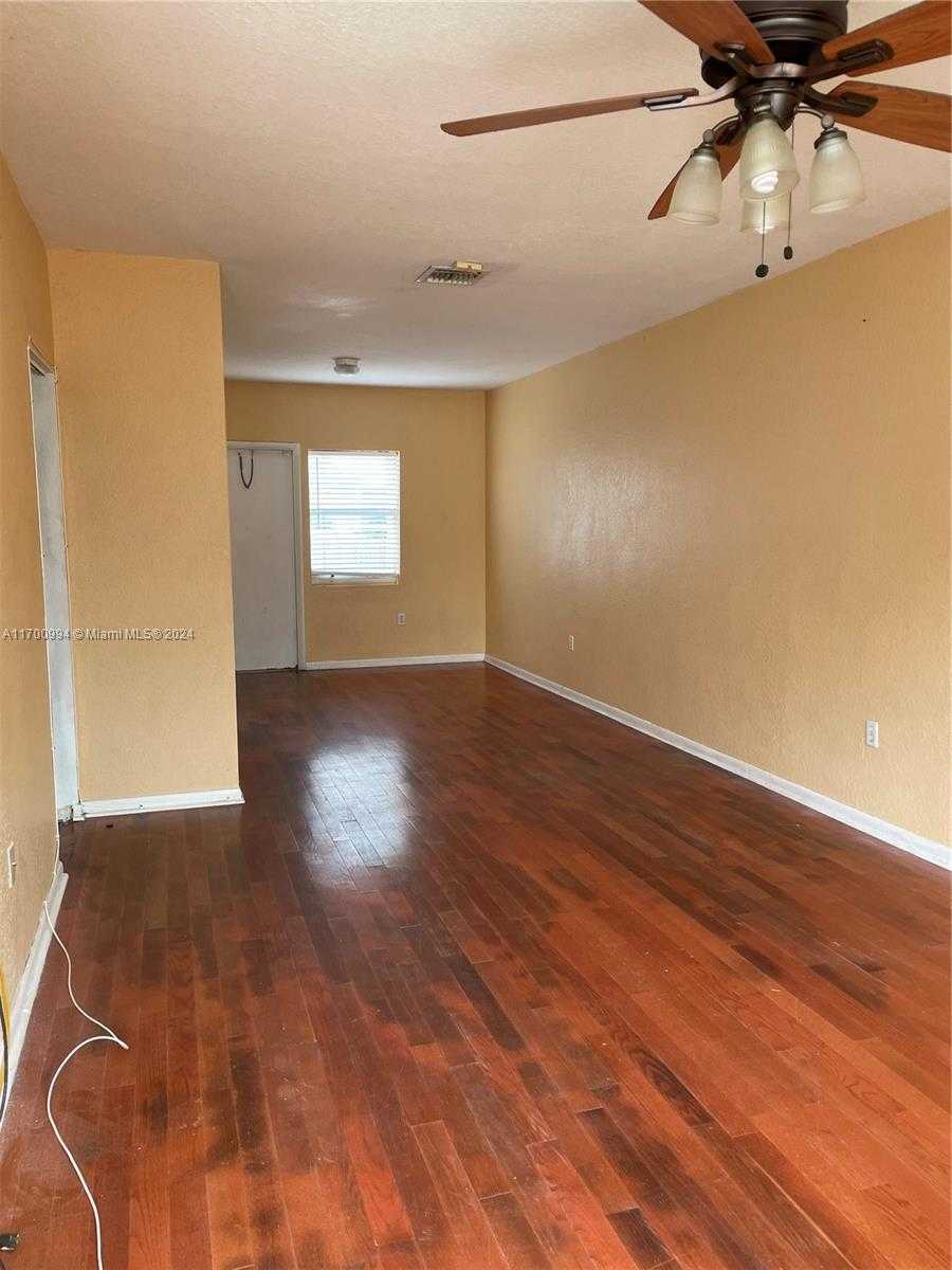 Small Image of 483 NORTH WEST 84TH LN #483, Miami Number 13