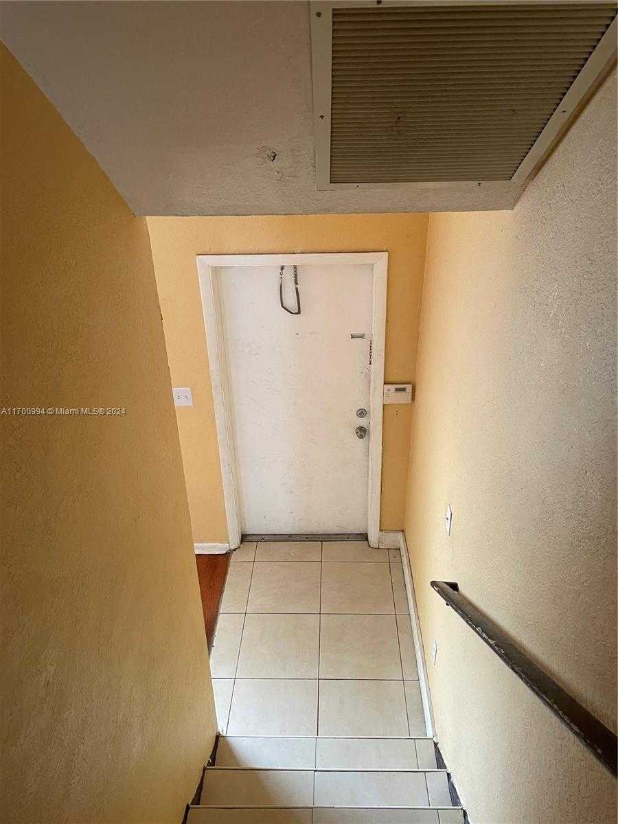 Small Image of 483 NORTH WEST 84TH LN #483, Miami Number 5