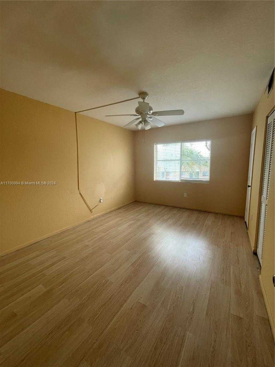 Small Image of 483 NORTH WEST 84TH LN #483, Miami Number 9