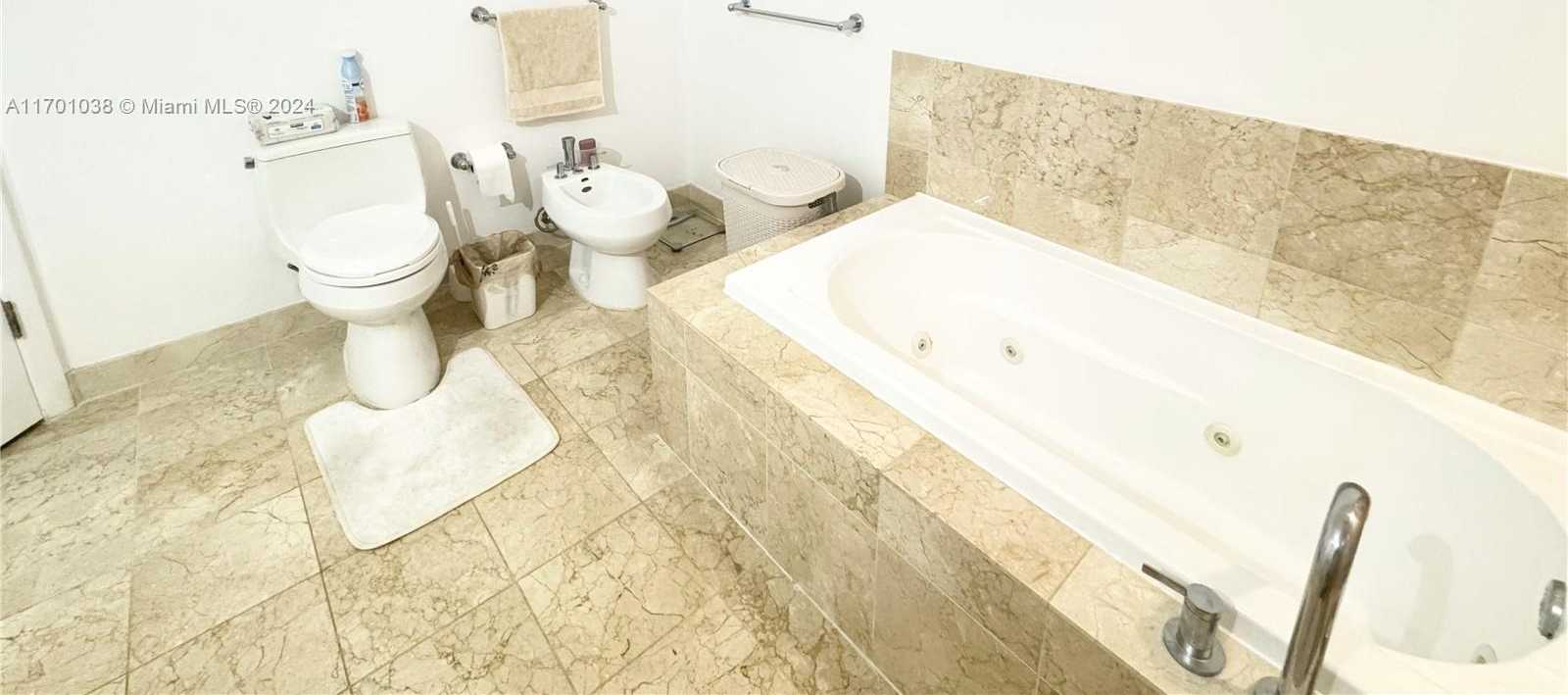 Small Image of 3131 NORTH EAST 188TH ST #2-707, Aventura Number 9