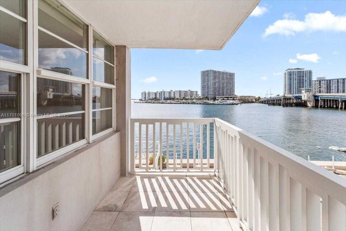 Small Image of 2016 BAY DR #208, Miami Beach Number 10