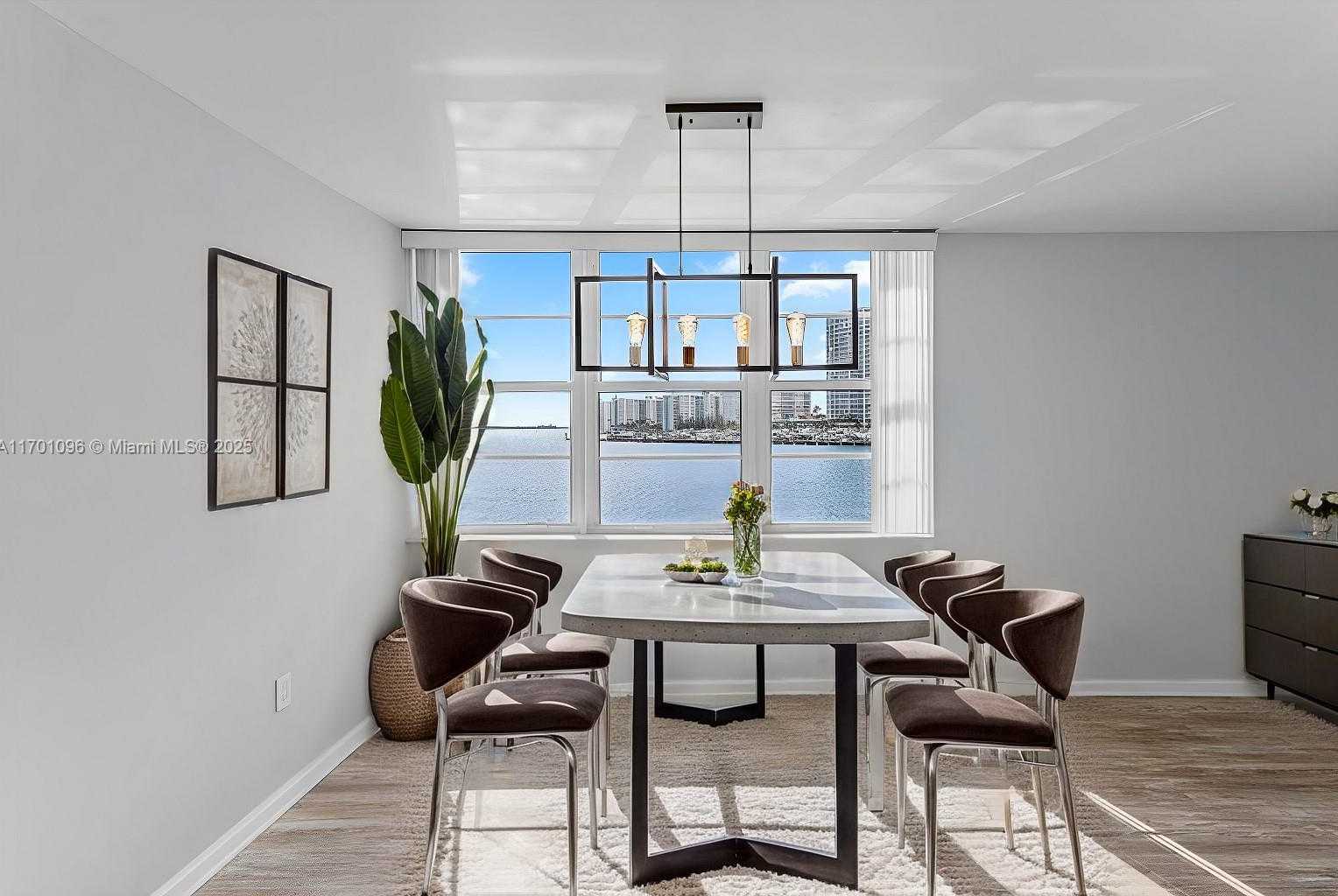 Small Image of 2016 BAY DR #208, Miami Beach Number 3