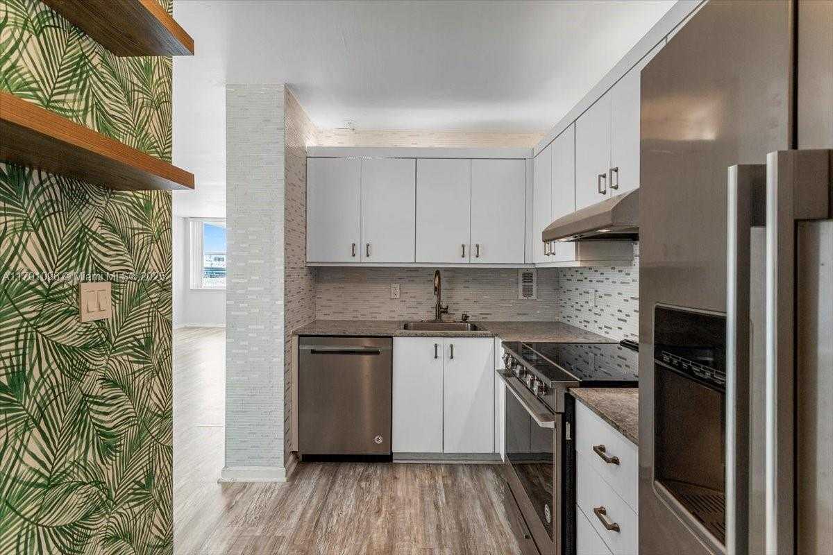 Small Image of 2016 BAY DR #208, Miami Beach Number 7