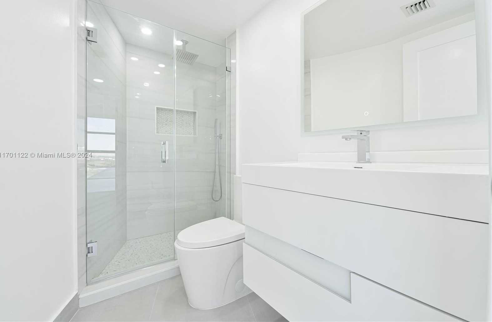 Small Image of 1000 WEST ISLAND BLVD #2611, Aventura Number 13