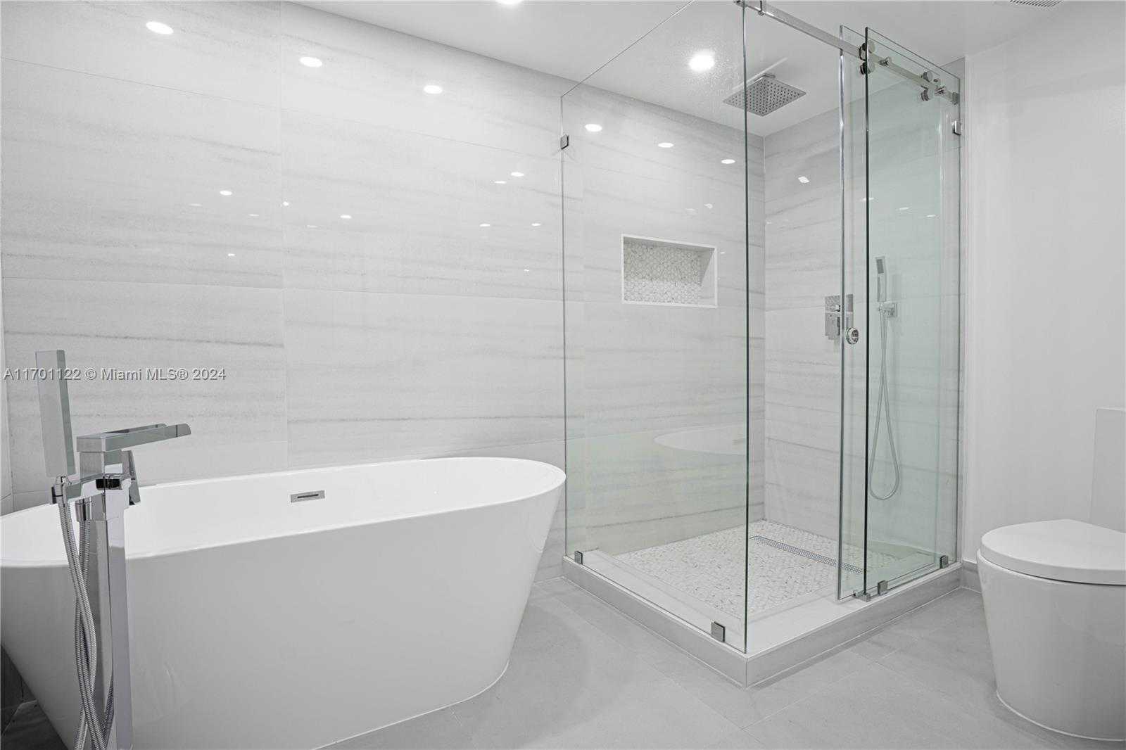 Small Image of 1000 WEST ISLAND BLVD #2611, Aventura Number 16