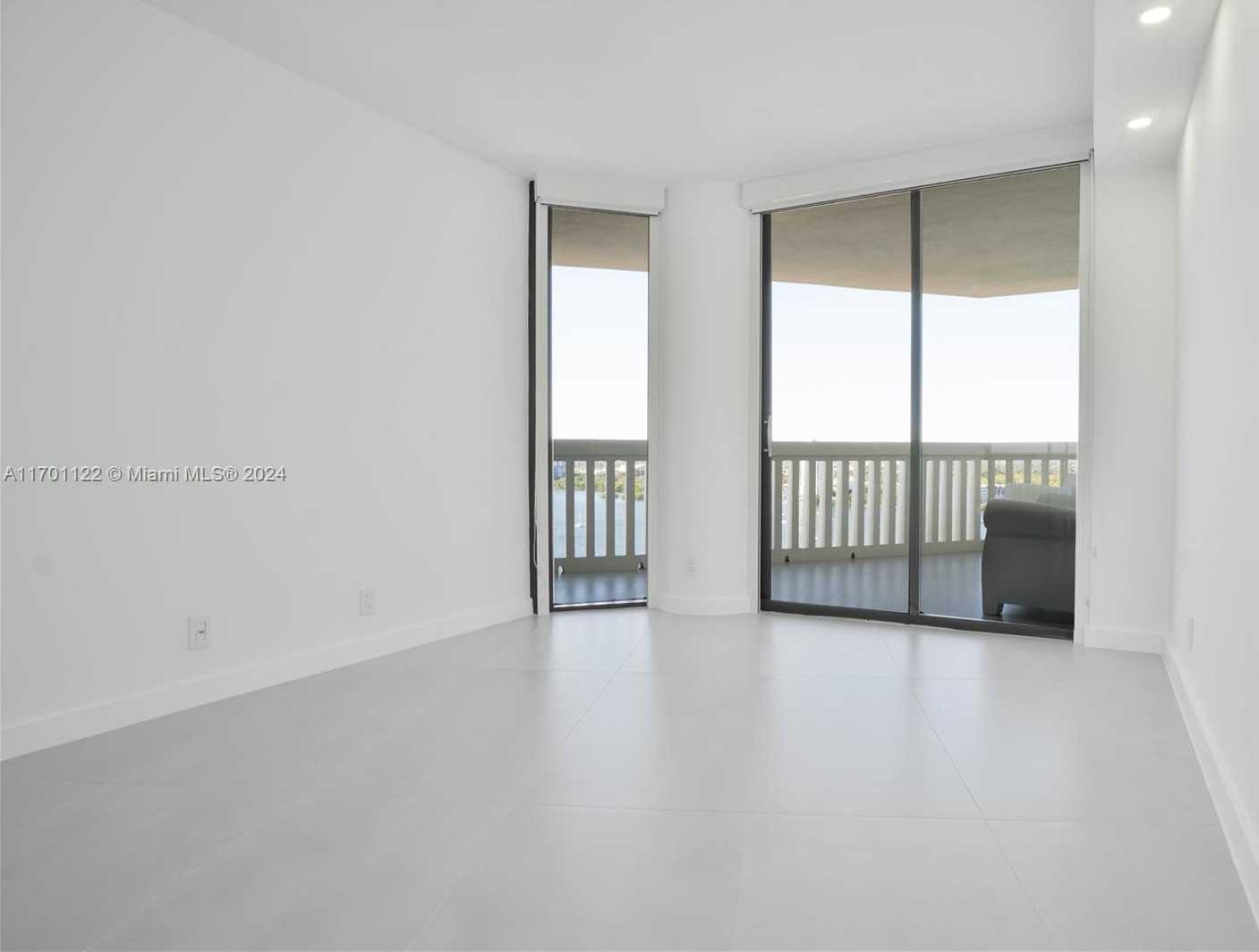 Small Image of 1000 WEST ISLAND BLVD #2611, Aventura Number 19